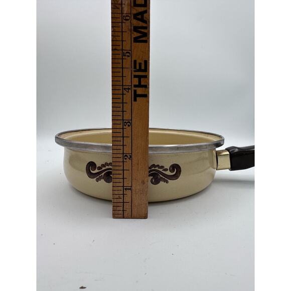 Vintage Pfaltzgraff 7" Metal Skillet Fry Pan Village Brown and Tan Made in USA - Picture 8 of 9